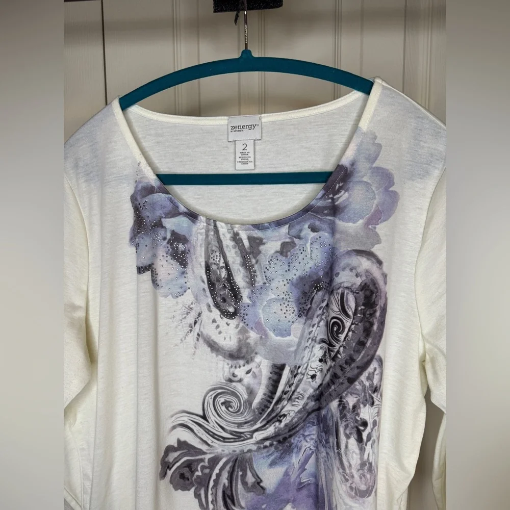 Chico’s 3/4 sleeve White and Purple Paisley Top women size large - Picture 2 of 9